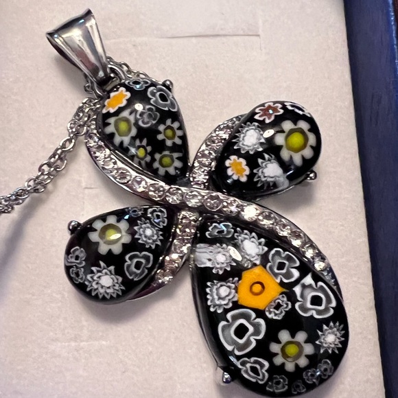 2” Murano Glass CROSS PENDANT on 20” chain - Picture 6 of 8